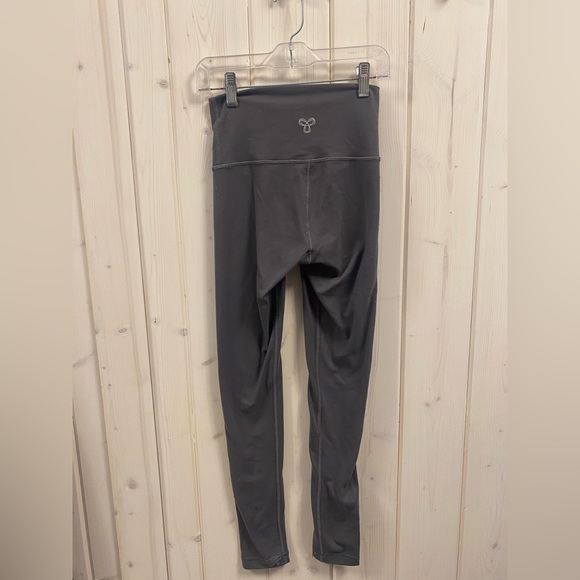 TnaBUTTER™ Cheeky Hi-Rise Legging- Short - Picture 4 of 7